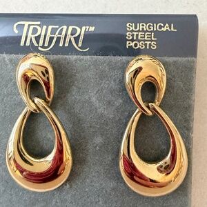 Trifari Gold Tone Door Knocker Post Style Earrings